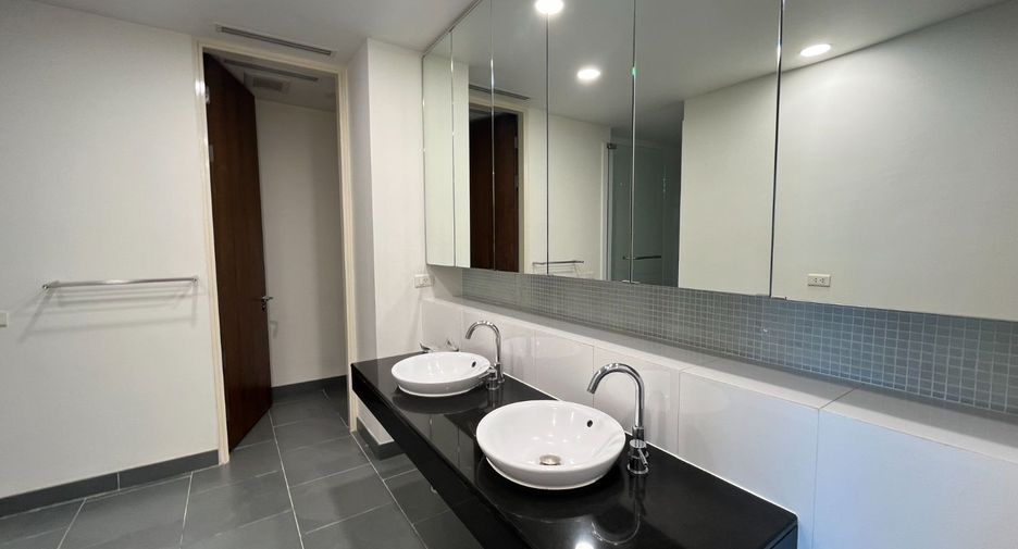 Condo en alquiler y en venta de 2 habitaciones en Khlong Toei, Bangkok