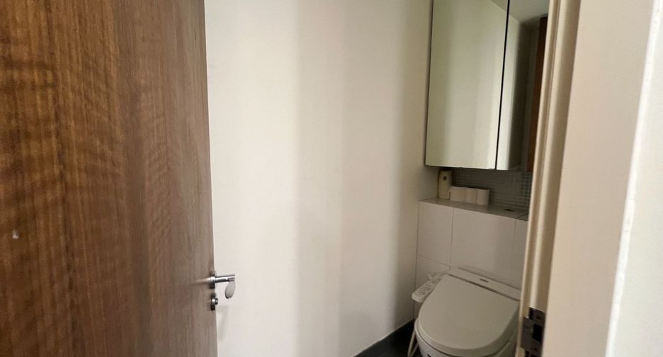 Condo en alquiler y en venta de 2 habitaciones en Khlong Toei, Bangkok