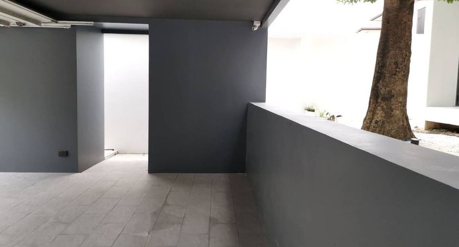 For rent 3 bedrooms house in Pak Kret, Nonthaburi