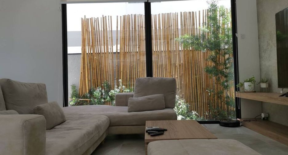 For rent 3 bedrooms house in Pak Kret, Nonthaburi