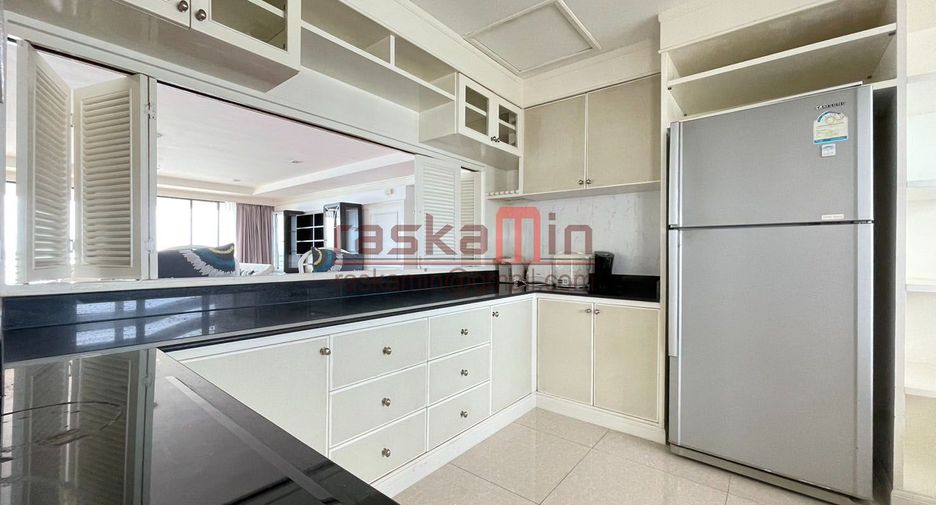 For rent 4 bedrooms condo in Bang Lamung, Chonburi