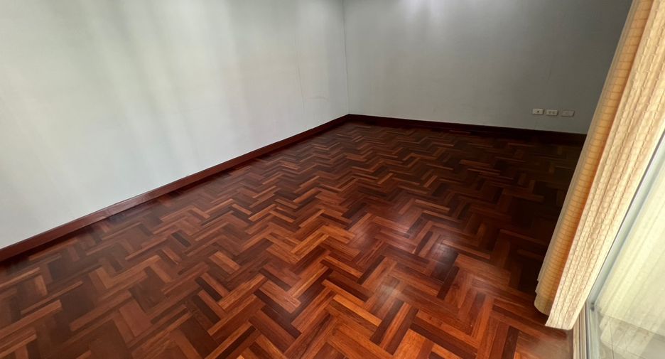 出租 6 卧室 独立屋 在 Lat Phrao, 曼谷