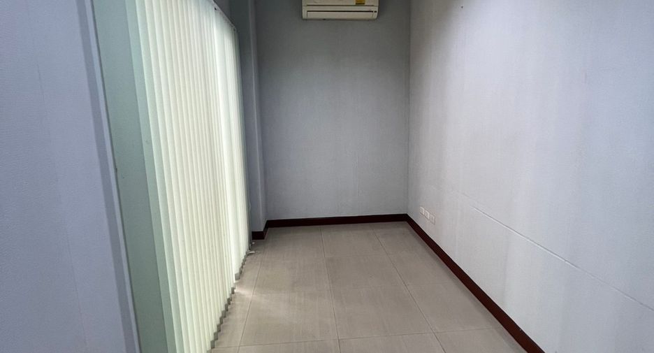 出租 6 卧室 独立屋 在 Lat Phrao, 曼谷