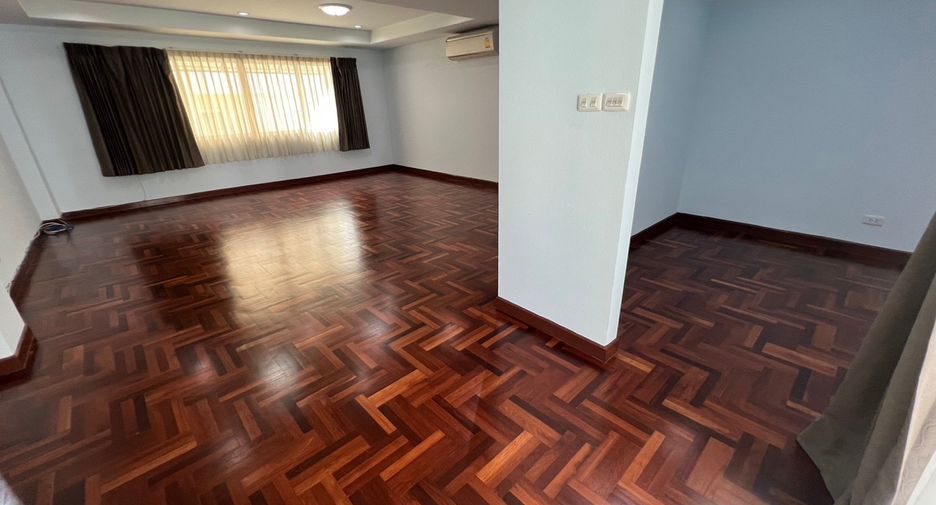 出租 6 卧室 独立屋 在 Lat Phrao, 曼谷