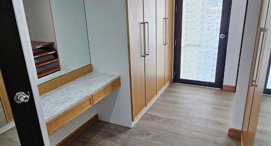 出租 5 卧室 独立屋 在 Bang Na, 曼谷