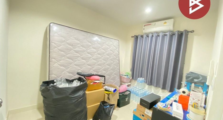 For sale 4 bedrooms townhouse in Mueang Samut Sakhon, Samut Sakhon