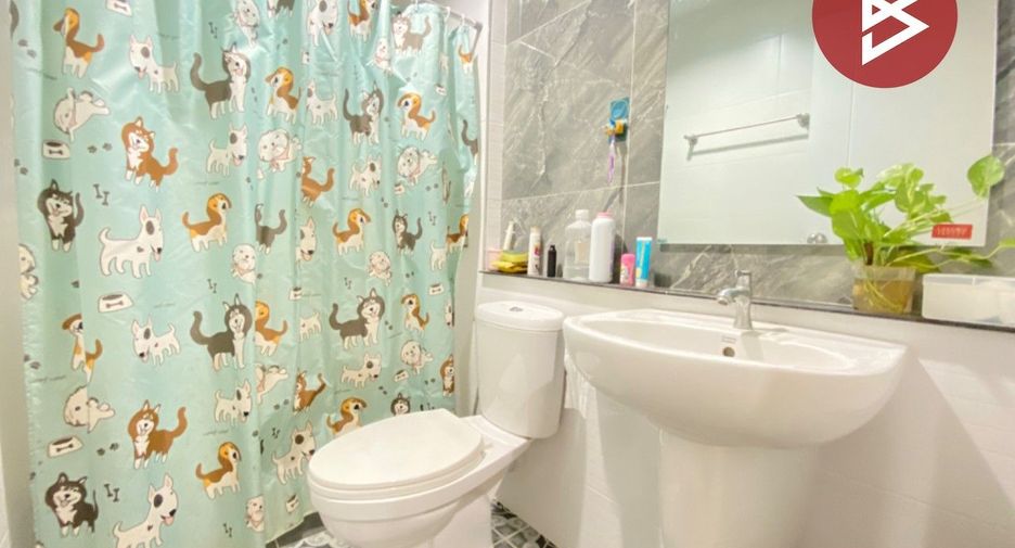 For sale 4 bedrooms townhouse in Mueang Samut Sakhon, Samut Sakhon