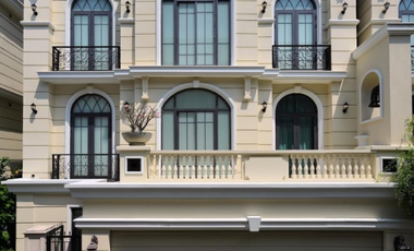 For sale 4 bedrooms house in Watthana, Bangkok