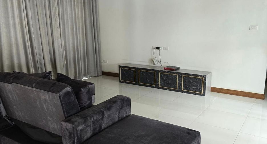 For rent and for sale 4 bedrooms house in Mueang Chiang Mai, Chiang Mai
