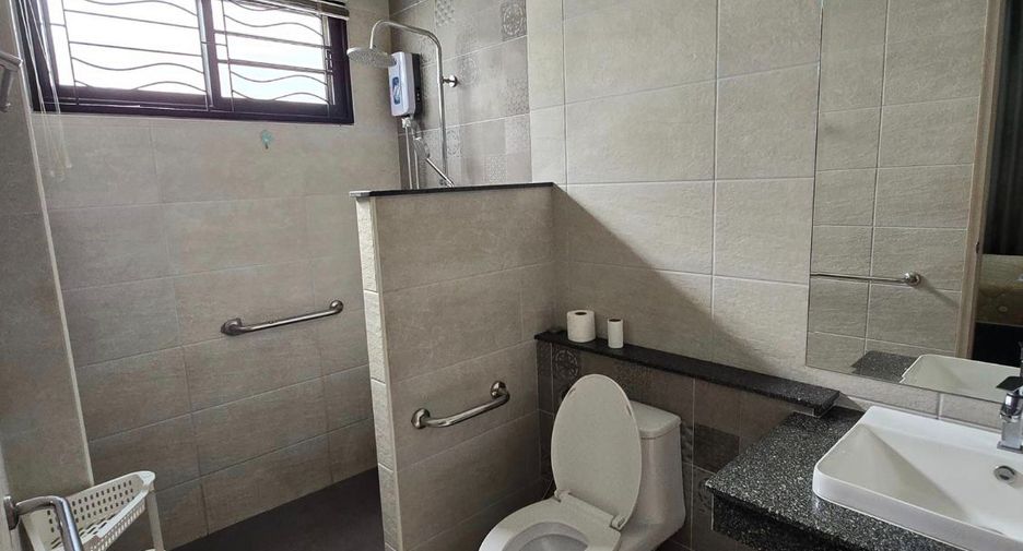 For rent and for sale 4 bedrooms house in Mueang Chiang Mai, Chiang Mai