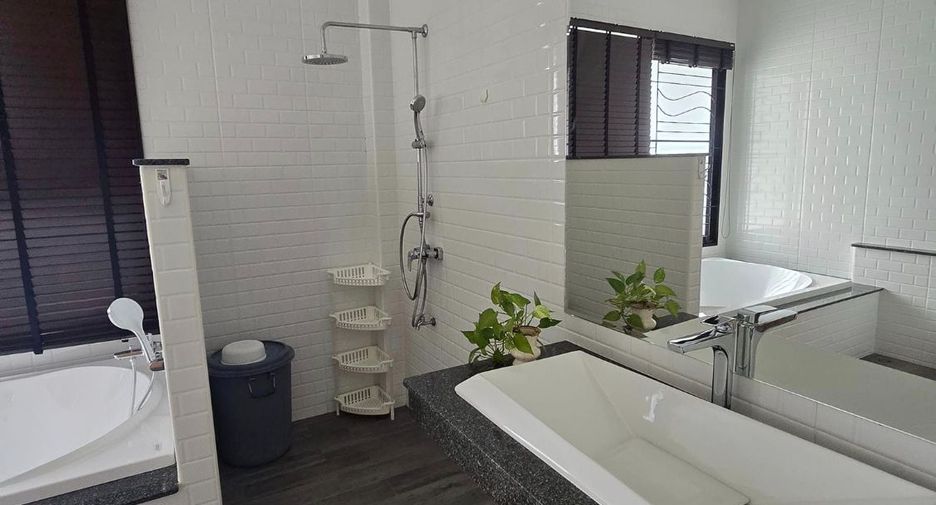 For rent and for sale 4 bedrooms house in Mueang Chiang Mai, Chiang Mai