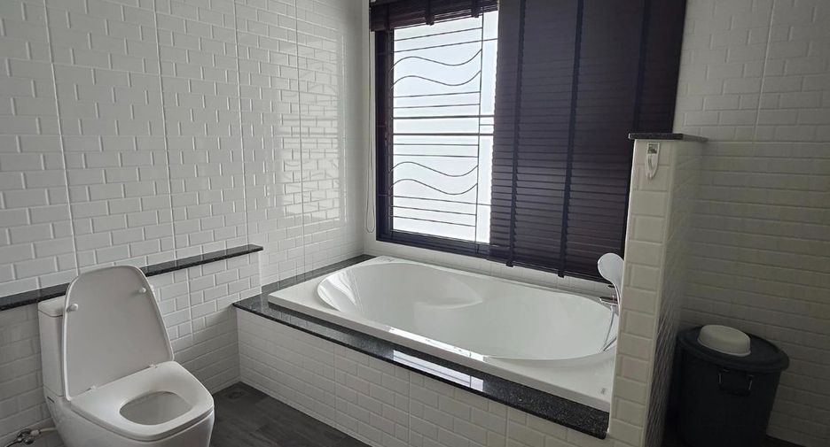 For rent and for sale 4 bedrooms house in Mueang Chiang Mai, Chiang Mai