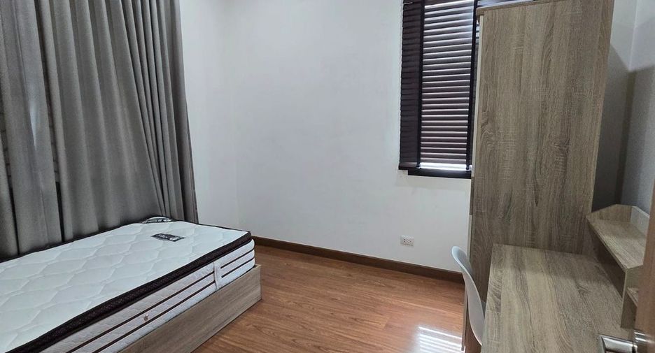 For rent and for sale 4 bedrooms house in Mueang Chiang Mai, Chiang Mai