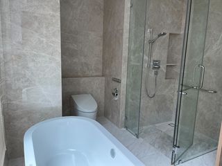 Condo en alquiler de 2 habitaciones en Pathum Wan, Bangkok