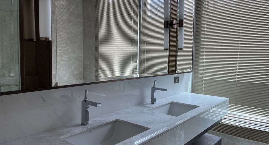 Wohnung zur Miete mit 2 Zimmer in Pathum Wan, Bangkok