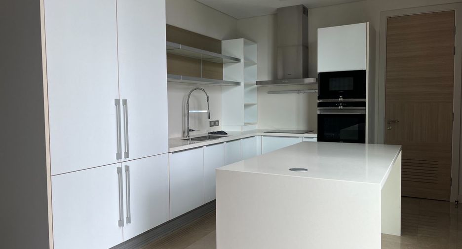 Wohnung zur Miete mit 2 Zimmer in Pathum Wan, Bangkok