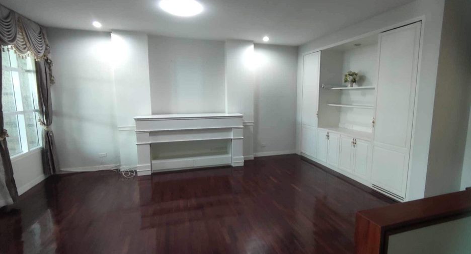 ให้เช่า 3 ห้องนอน ทาวน์เฮ้าส์ ใน วัฒนา, กรุงเทพฯ