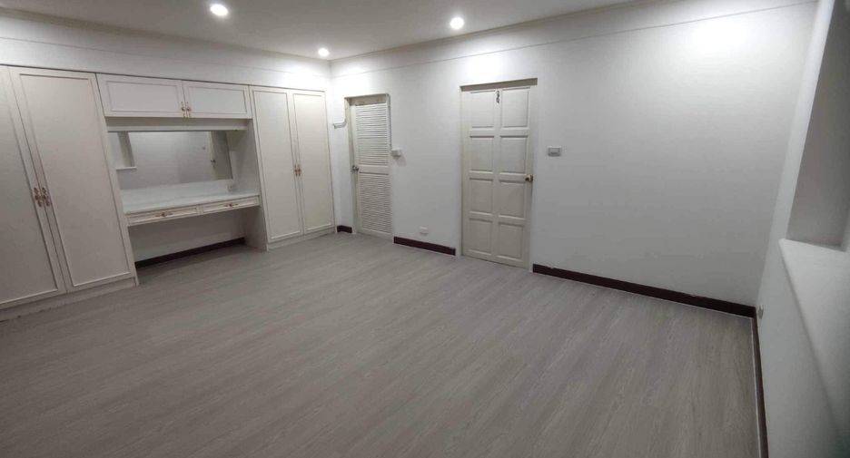 ให้เช่า 3 ห้องนอน ทาวน์เฮ้าส์ ใน วัฒนา, กรุงเทพฯ