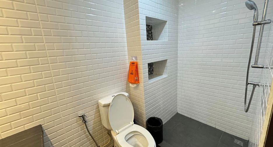 Büro zur Miete mit 5 Zimmer in Watthana, Bangkok