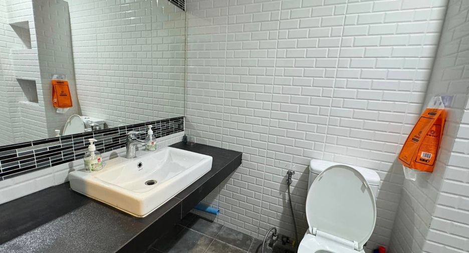 Büro zur Miete mit 5 Zimmer in Watthana, Bangkok