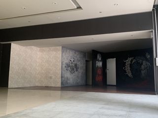 For rent 4 bedrooms retail Space in Khlong Toei, Bangkok