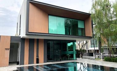Casa adosada en alquiler de 3 habitaciones en Saphan Sung, Bangkok