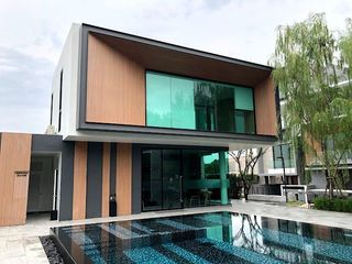 Casa adosada en alquiler de 3 habitaciones en Saphan Sung, Bangkok
