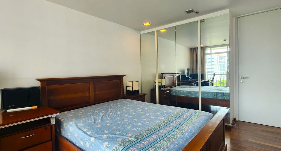 For sale 3 bedrooms condo in Sathon, Bangkok