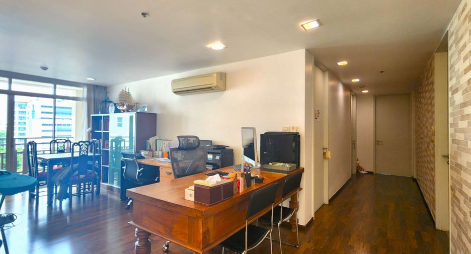 For sale 3 bedrooms condo in Sathon, Bangkok
