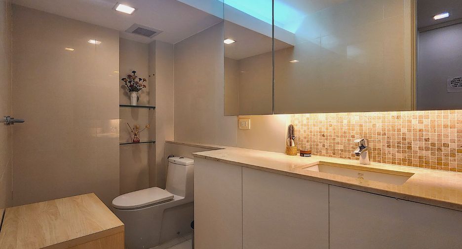 For sale 3 bedrooms condo in Sathon, Bangkok