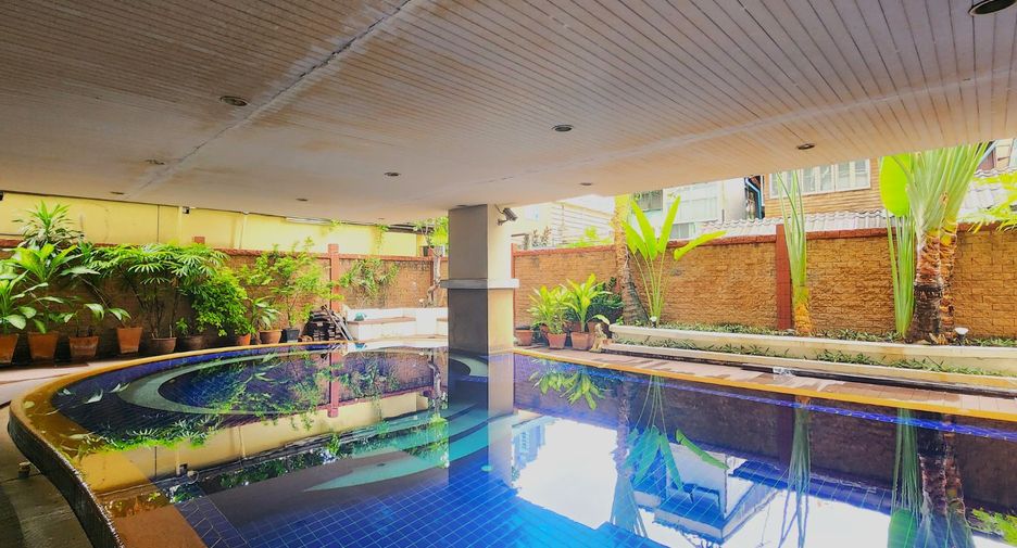 For sale 3 bedrooms condo in Sathon, Bangkok