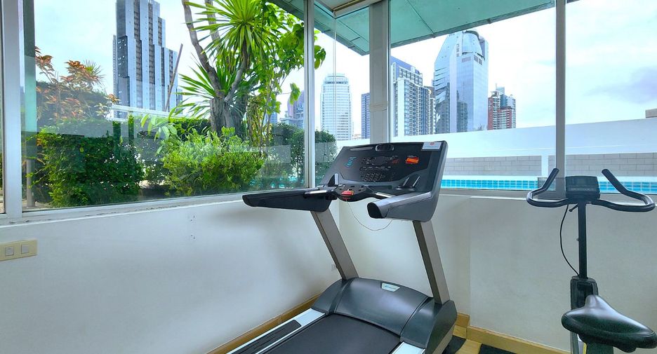For sale 1 bed condo in Khlong Toei, Bangkok