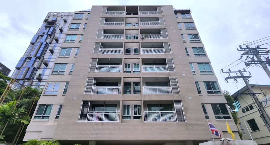 For sale 1 bed condo in Khlong Toei, Bangkok