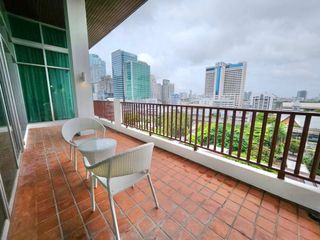À louer 4 chambres appartement à Sathon, Bangkok
