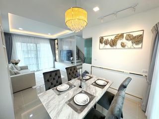 Casa en alquiler de 4 habitaciones en Mueang Samut Prakan, Samut Prakan