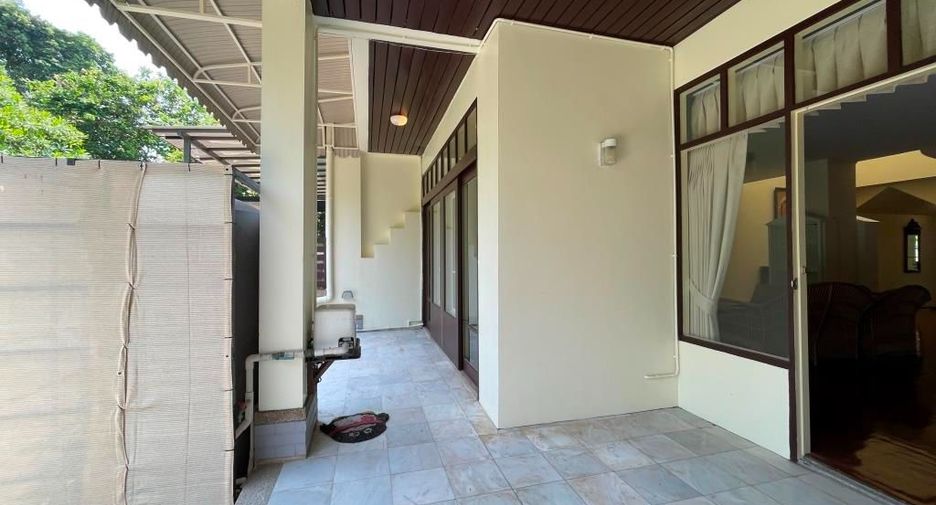 For rent 4 bedrooms townhouse in Chatuchak, Bangkok