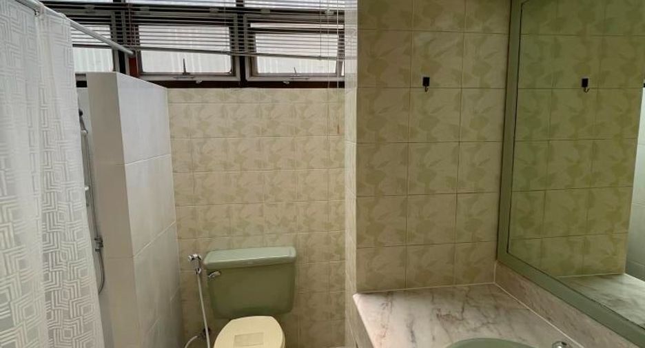 For rent 4 bedrooms townhouse in Chatuchak, Bangkok