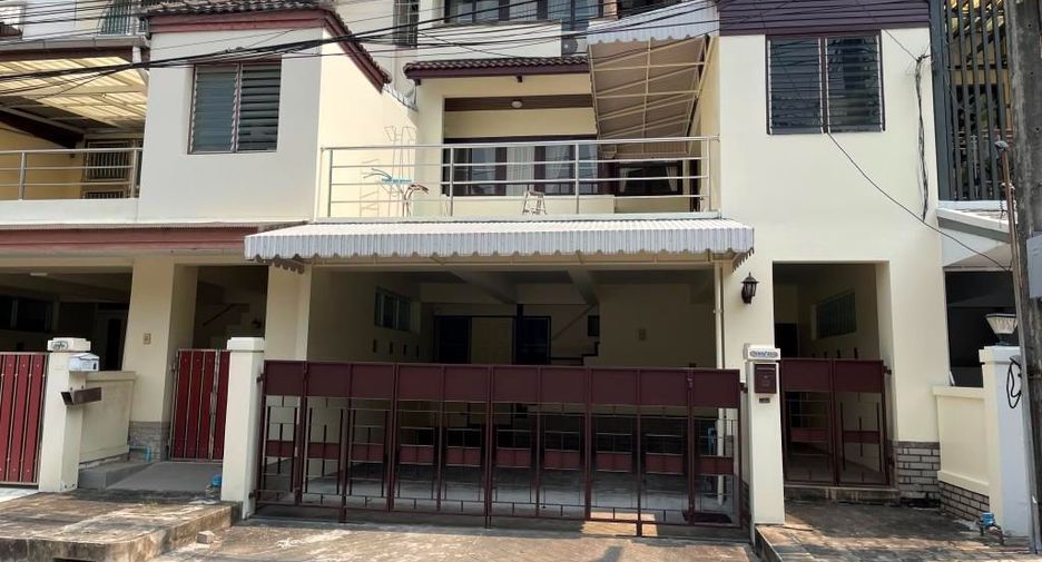 For rent 4 bedrooms townhouse in Chatuchak, Bangkok