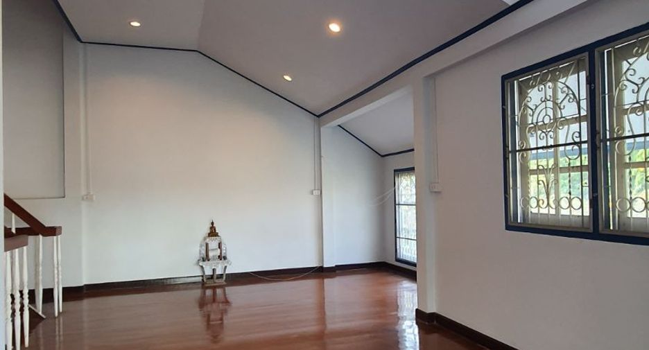 出租 3 卧室 商业空间 在 Khlong San, 曼谷