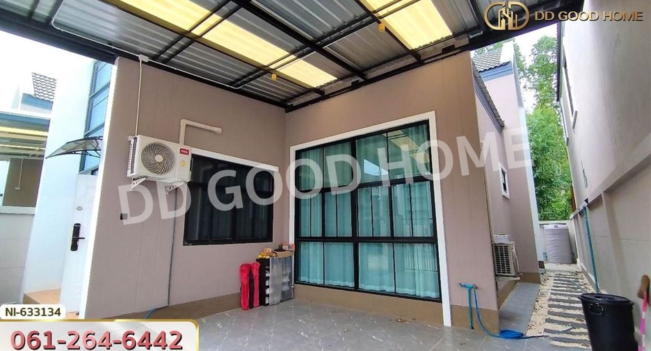 For sale 2 bed townhouse in Si Maha Phot, Prachin Buri