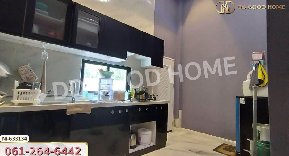For sale 2 bed townhouse in Si Maha Phot, Prachin Buri