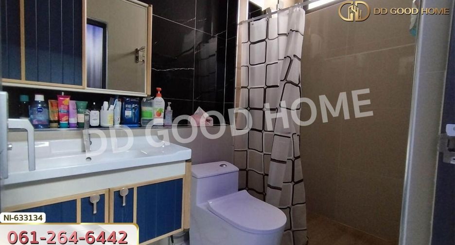 For sale 2 bed townhouse in Si Maha Phot, Prachin Buri