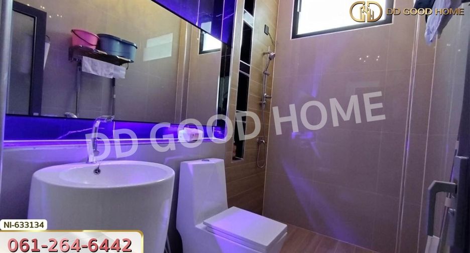 For sale 2 bed townhouse in Si Maha Phot, Prachin Buri