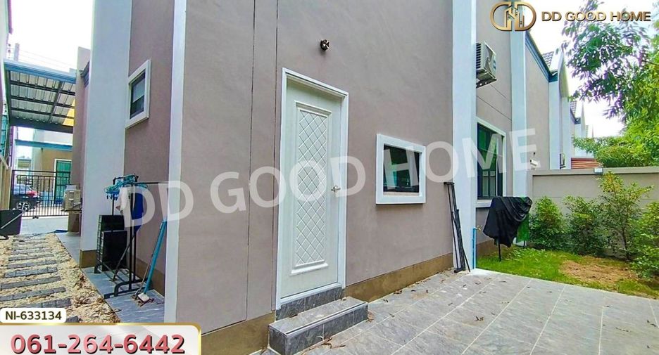 For sale 2 bed townhouse in Si Maha Phot, Prachin Buri