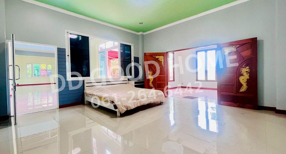 For sale 4 bedrooms house in Kao Liao, Nakhon Sawan