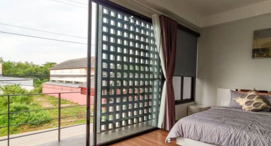For sale 18 bedrooms townhouse in San Kamphaeng, Chiang Mai
