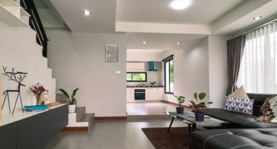 For sale 18 bedrooms townhouse in San Kamphaeng, Chiang Mai