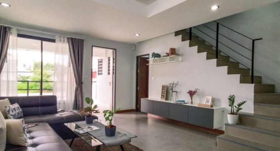 For sale 18 bedrooms townhouse in San Kamphaeng, Chiang Mai