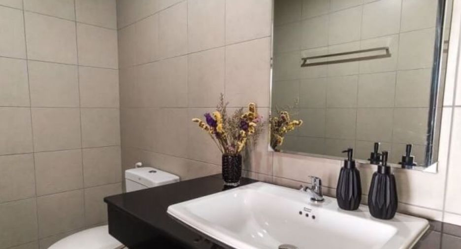For sale 18 bedrooms townhouse in San Kamphaeng, Chiang Mai