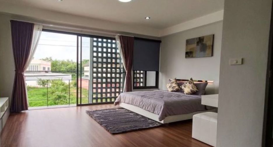 For sale 18 bedrooms townhouse in San Kamphaeng, Chiang Mai